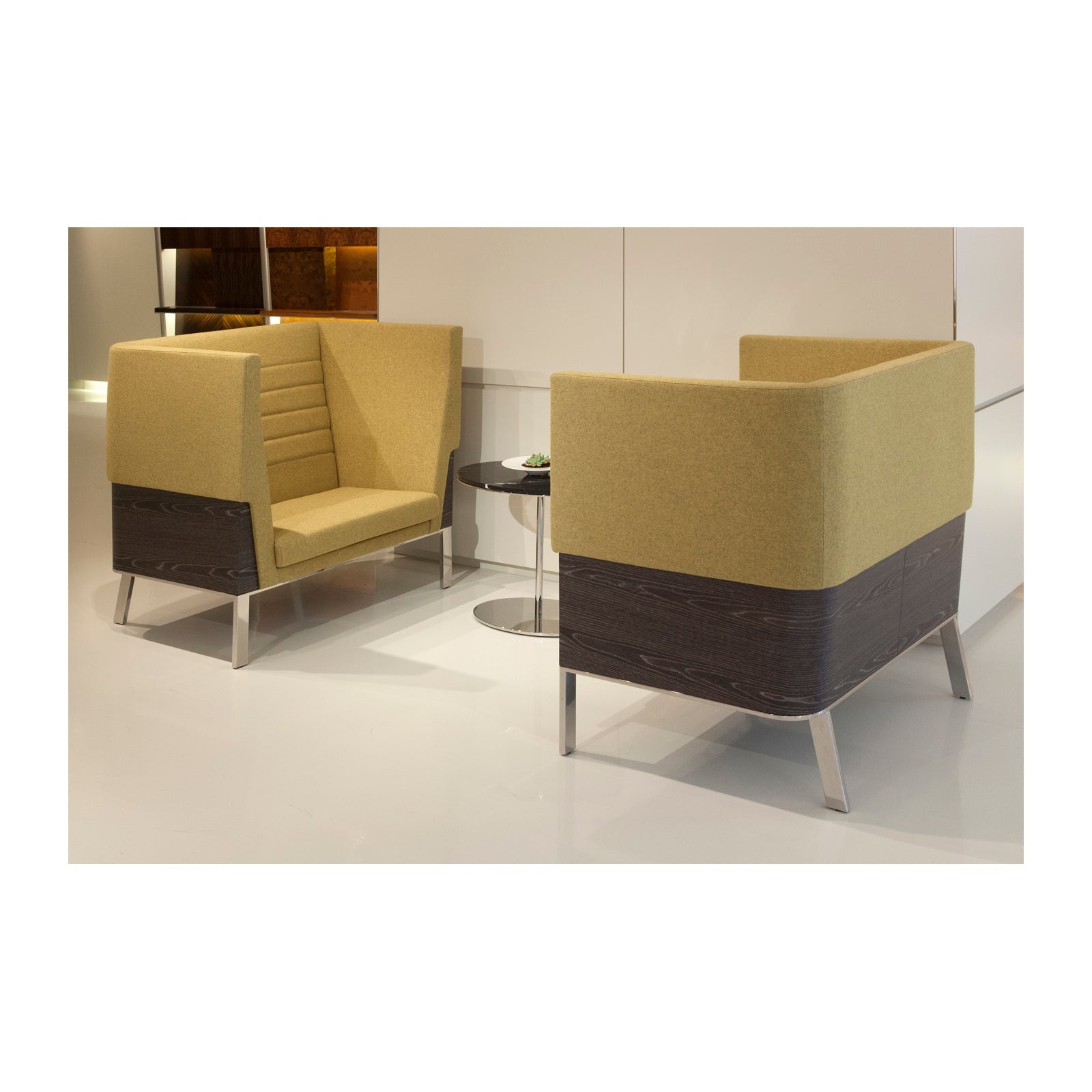 Ava High Back XL Lounge Chair Uphol. Back
