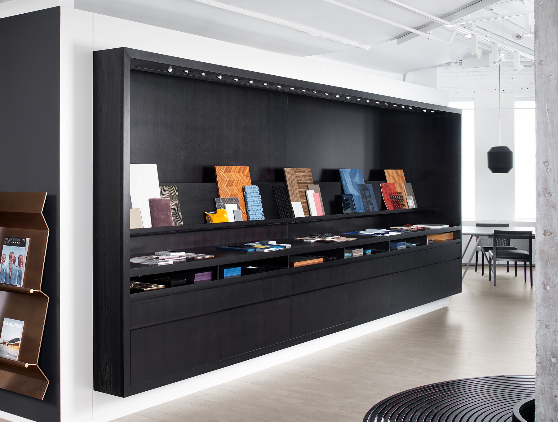 decca contract chicago showroom