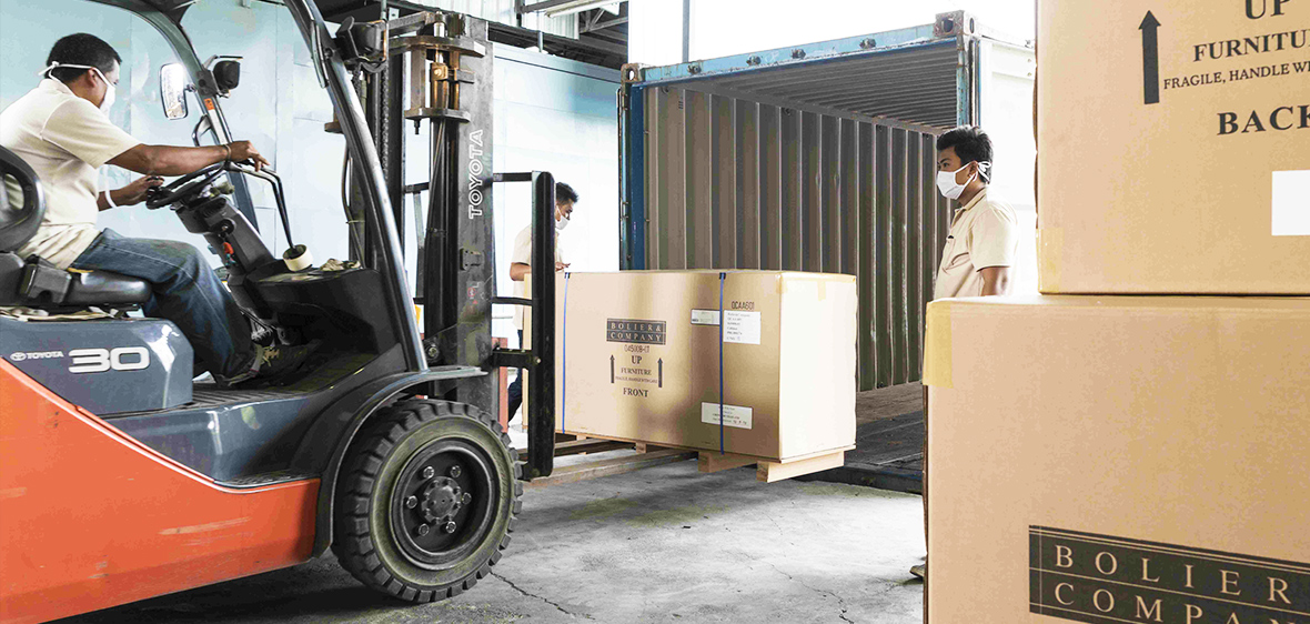 packing and freight delivery