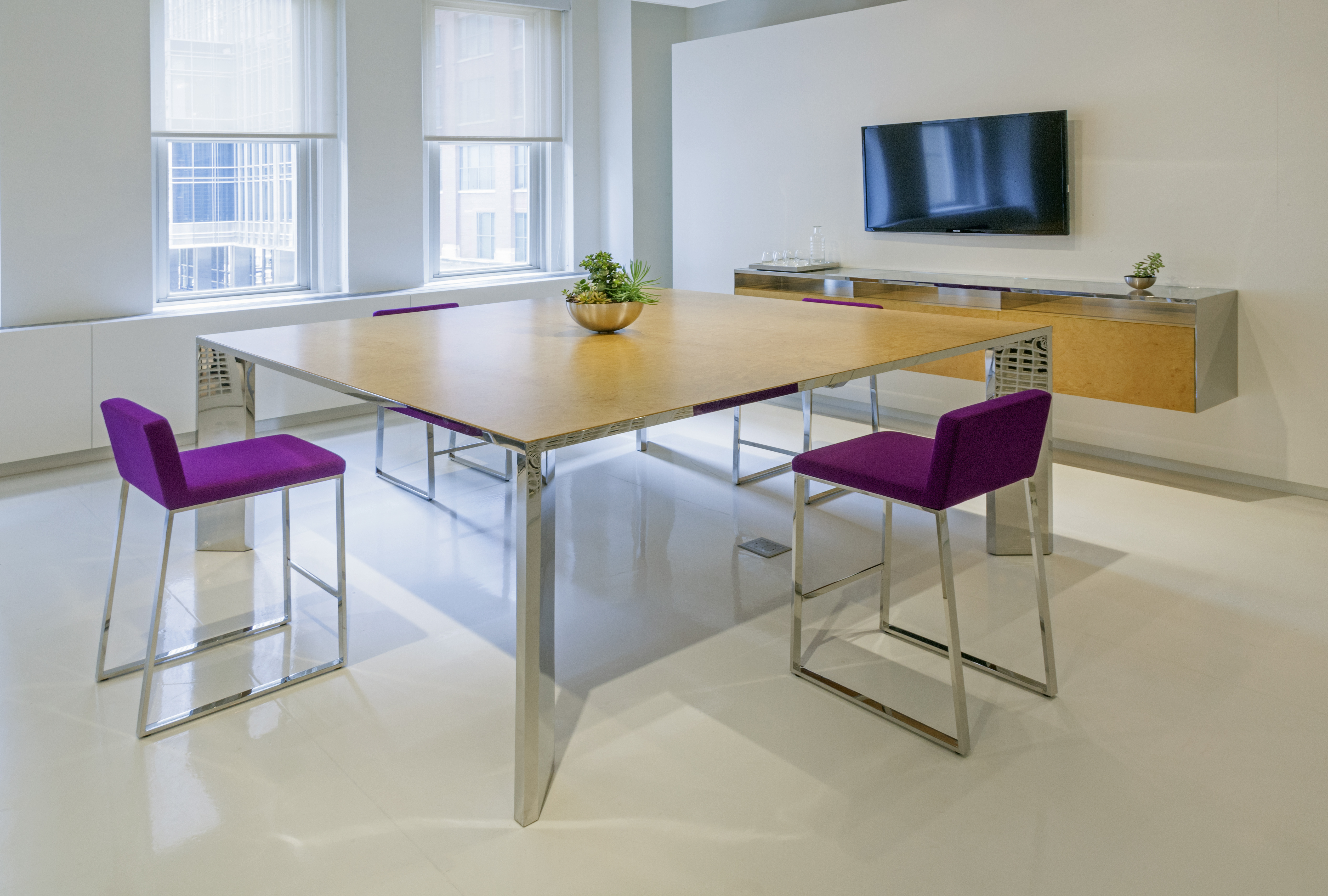 Dialogue Collection designed by Brian Graham // Modern design // Office furniture