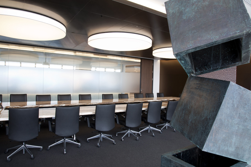 Robarts-Spaces-Rio-Tinto-Shanghai-Decca-Contract-meeting-table